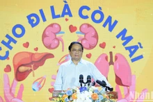 El primer ministro de Vietnam, Pham Minh Chinh, habla en el evento.