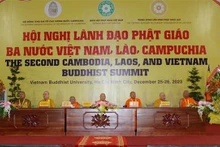 La inauguración de la Cumbre del Budismo Vietnam-Laos-Camboya. (Foto: VNA)