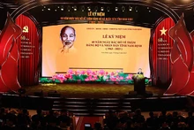 Ceremonia conmemorativa por el 60 aniversario de la visita del Presidente Ho Chi Minh a Nam Dinh