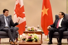 El primer ministro de Vietnam, Pham Minh Chinh, se reúne con su homólogo canadiense, Justin Trudeau.