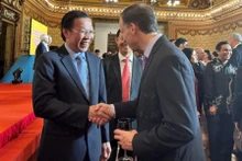 El presidente del Comité Popular de Ciudad Ho Chi Minh, Phan Van Mai, en una reunión con agencias diplomáticas extranjeras en la ciudad con motivo del 79 aniversario del Día Nacional del 2 de septiembre. (Foto: VOV)