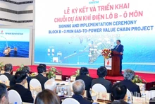 [Foto] Premier vietnamita asiste a la firma de proyectos de generación eléctrica mediante gas