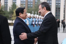 [Foto] Vicepresidente turco preside la ceremonia oficial de bienvenida al primer ministro vietnamita