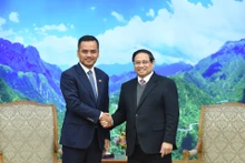 El primer ministro vietnamita Pham Minh Chinh y el vicepremier y ministro del Interior de Camboya, Sar Sokha. (Foto: Nhan Dan)