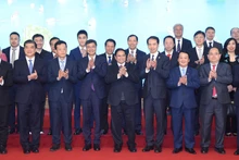 [Foto] Primer ministro de Vietnam recibe al secretario del Comité partidista en Guangxi