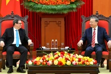 [Foto] Máximo dirigente partidista vietnamita recibe al canciller de Cuba