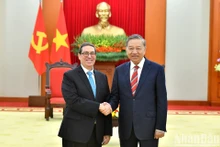 El secretario general del Partido Comunista de Vietnam, To Lam, recibe al ministro de Relaciones Exteriores de Cuba, Bruno Rodríguez Parrilla. (Foto: Nhan Dan)