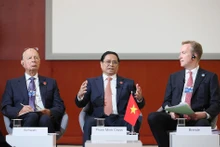 El primer ministro Pham Minh Chinh habla en el evento (Fotografía: VNA)