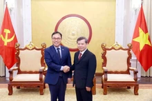 El presidente del Tribunal Popular Supremo de Vietnam, Le Minh Tri, y el embajador de Corea del Sur en Hanói, Choi Young Sam. (Foto: VNA)