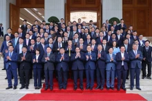 El primer ministro vietnamita, Pham Minh Chinh, y representantes empresariales surcoreanos. (Foto: VNA)