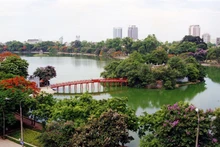 El lago de Hoan Kiem.