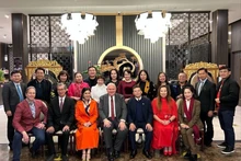 La delegación vietnamita se reune con el alcalde de la ciudad canadiense de Markham. (Foto: thoidai.com.vn)