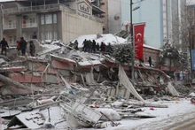 Turquía envió más de 24, 4 mil miembros del personal de búsqueda y rescate a la zona afectada por el terremoto. (Fotografía: Agencia de Noticias Ihlas/Reuters)