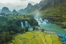 La cascada Ban Gioc es un sitio patrimonial ubicado en el Geoparque Mundial de la Unesco Non Nuoc Cao Bang. (Foto: VNA)