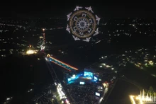 [Foto] Espectáculo de luces con drones ilumina cielo del río Ben Hai