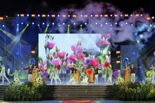 Una de las actividades artísticas en la inauguración del Festival. (Foto: laodong.vn)