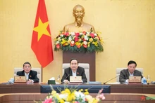 El presidente de la Asamblea Nacional de Vietnam, Tran Thanh Man, preside el evento (Foto: qdnd.vn)