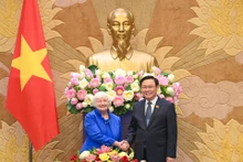 [Foto] Dirigente legislativo vietnamita recibe a secretaria de Tesoro de EE.UU. 