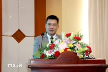 El Cónsul General de Vietnam en Pakse, Nguyen Van Trung, habla en el evento. (Foto: VNA)