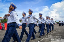 [Foto] Ceremonia de izamiento de la bandera en archipiélago de Truong Sa