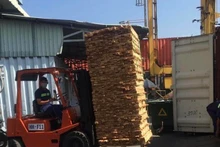 A partir del 31 de marzo, se redujo al cero por ciento el impuesto de importación para ciertos productos de madera provenientes de Estados Unidos (Foto: VNA)