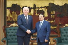 [Foto] Premier vietnamita recibe a vicepremier de Belarús