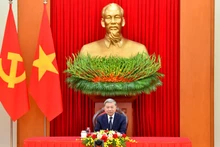[Foto] Líder partidista vietnamita mantiene llamada telefónica con presidente sudafricano