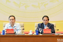 [Foto] Reúnen entre líderes del Parlamento y del Gobierno vietnamita sobre novena período de sesiones de la Asamblea Nacional de XV Legislatura