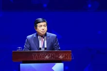El viceprimer ministro vietnamita Nguyen Chi Dung habla en el evento (Foto: VNA)