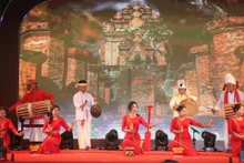 Khanh Hoa: Brilla el Festival de la Torre Ponagar 2025