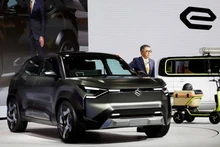 El automóvil eléctrico eVX de Suzuki en el Japan Mobility Show en Tokio en octubre de 2023 (Foto: REUTERS)