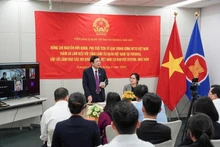 La delegación del FPV se reunió con el Consulado General de Vietnam en Fukuoka y con líderes de las asociaciones de los vietnamitas de la región de Kyushu - Okinawa y del centro-sur de Japón. (Foto: VNA)