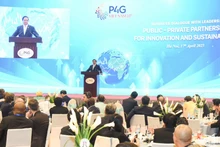 El primer ministro vietnamita, Pham Minh Chinh, habla en el evento. (Foto: VNA)