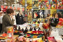 Productos vietnamitas impresiona al público en Feria de París 2023