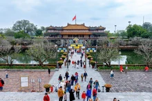 Turistas en la Ciudad Imperial de Hue (Foto: Internet)
