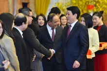 [Foto] Presidente de Vietnam se reúne con funcionarios y personal de la Oficina Presidencial con motivo del Tet