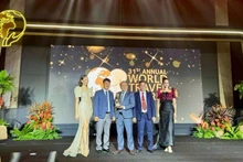 En la ceremonia de los Premios Mundiales de Viajes (Foto: Nhan Dan)