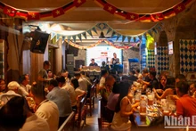 El Festival de la Cerveza Alemana atrae a numerosos turistas y ciudadanos locales.