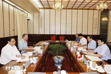 El secretario general del Partido Comunista y presidente de Vietnam, To Lam, preside la reunión.