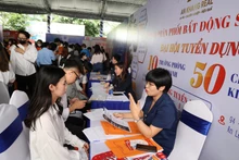 En el evento (Foto: dangcongsan.vn)