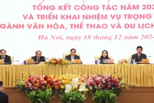 [Foto] Premier vietnamita asiste a Conferencia sobre despliegue de tareas del sector de cultura, deporte y turismo en 2025 