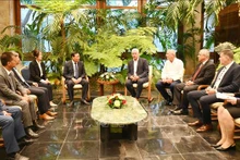En una audiencia entre el Presidente de Cuba, Miguel Díaz-Canel Bermúdez y el viceministro Do Xuan Tuyen (Foto: VNA)