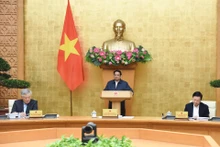 [Foto] Premier vietnamita preside reunión ordinaria del Gobierno en noviembre