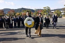 [Foto] Máximo legislador vietnamita conmemora a víctimas de bomba atómica y visita el Museo de Bomba Atómica de Nagasaki