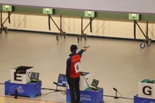 El tirador Pham Quang Huy compite en los Juegos Asiáticos de Hangzhou 2023. (Foto: VNA)