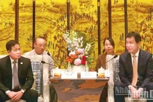 Reunión entre los líderes de las provincias de Long An y Liaoning.