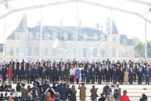 El secretario general del PCV y presidente de Vietnam, To Lam, el presidente de Francia, Emmanuel Macron, los jefes de delegaciones de los países miembros de la comunidad francófona y los invitados.