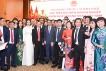 [Foto] Jefatura del Gobierno vietnamita se reúne con empresarios nacionales