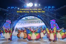 Una actuación artística especial en la ceremonia de apertura del Carnaval Ha Long 2023.