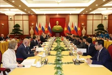 El secretario general del Partido Comunista de Vietnam, Nguyen Phu Trong, y el presidente ruso, Vladimir Putin, en las conversaciones. (Foto: VNA)